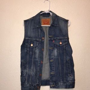 Men’s denim Levi vest
